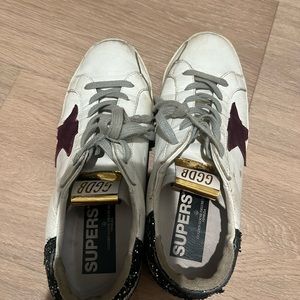 COPY - COPY - White with green and burgundy golden goose sneakers. Size 8.